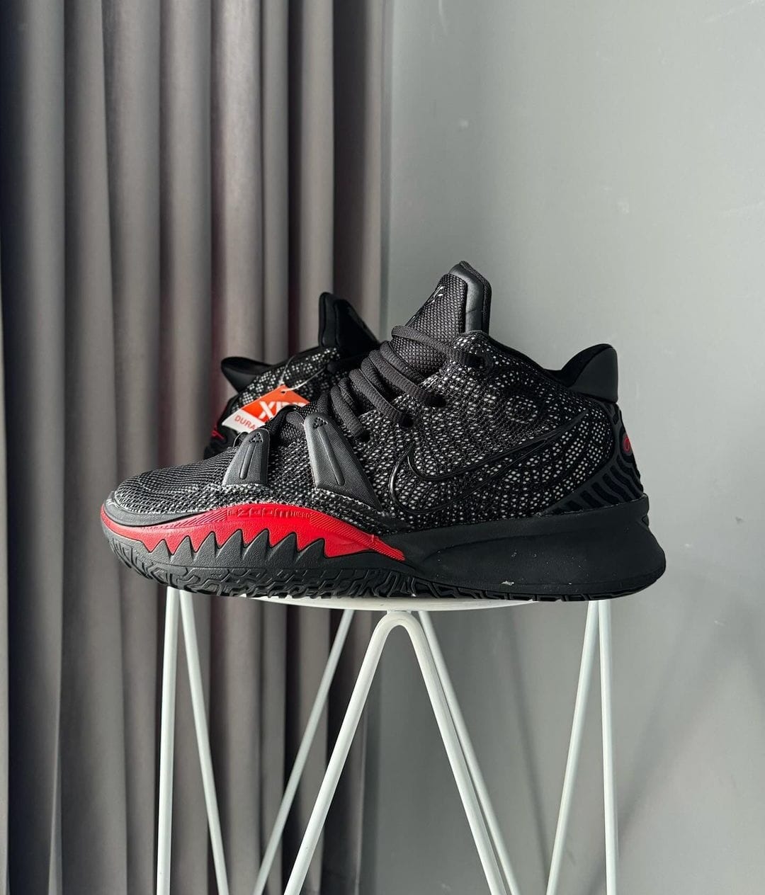 Kyrie 7 "BRED"