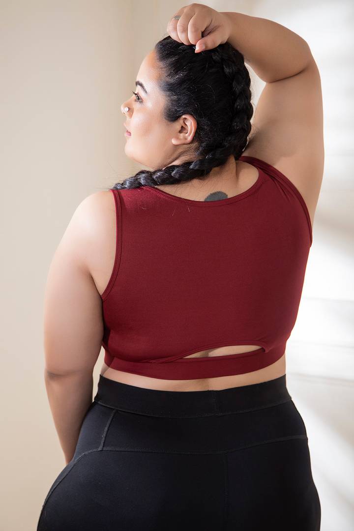Sleeveless Round Neck Maroon Geometric Print Sports Crop Top