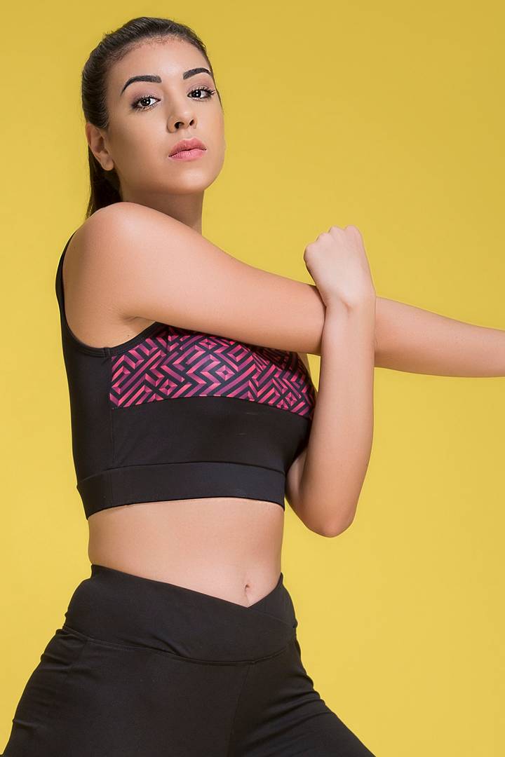 Sleeveless Round Neck Black Geometric Print Sports Crop Top