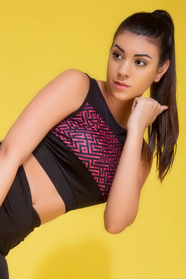 Sleeveless Round Neck Black Geometric Print Sports Crop Top